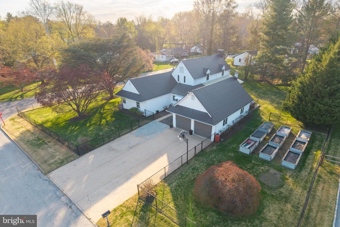220 N Norris Avenue photo 5