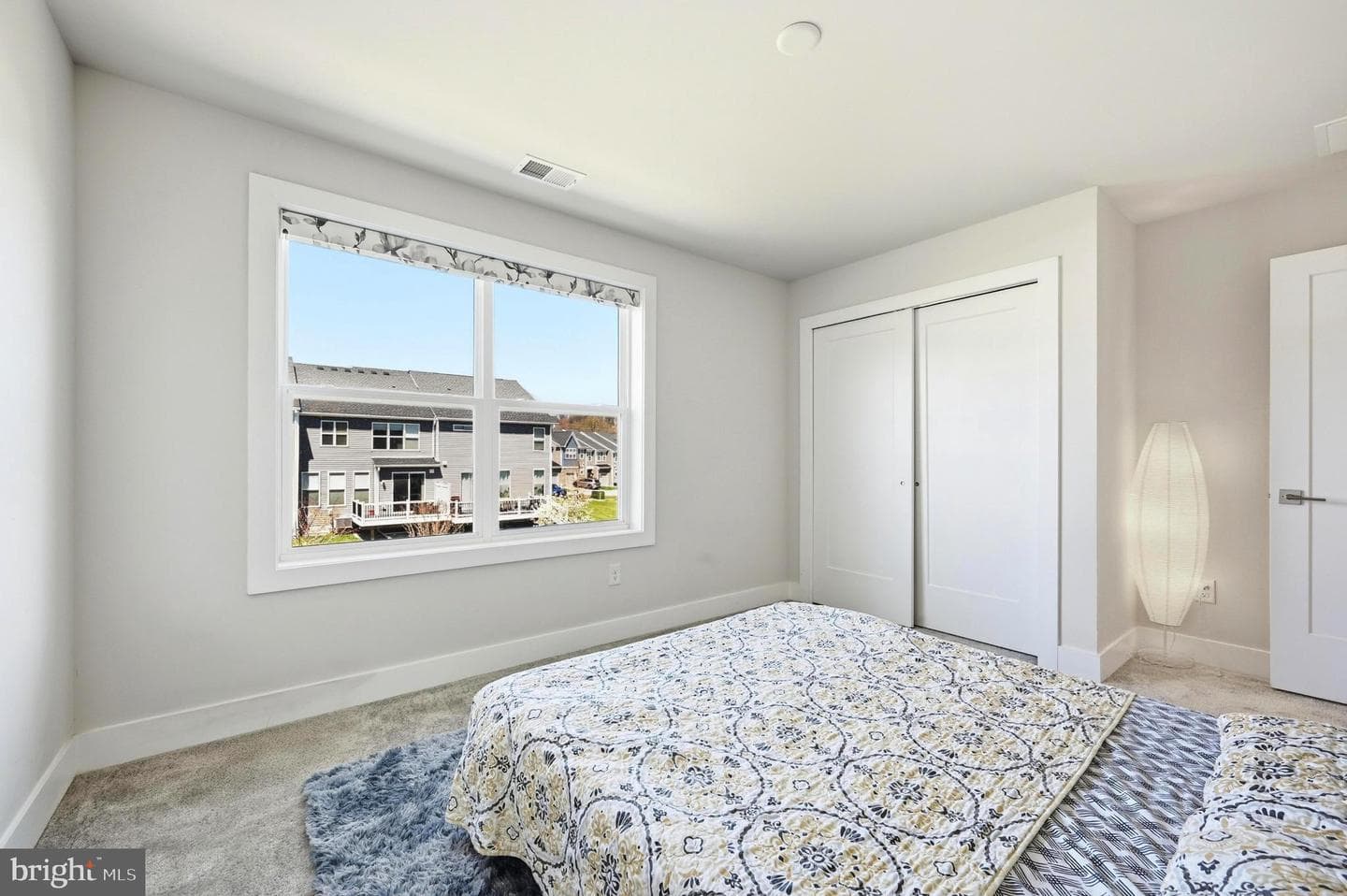 253 Iris Lane photo 28