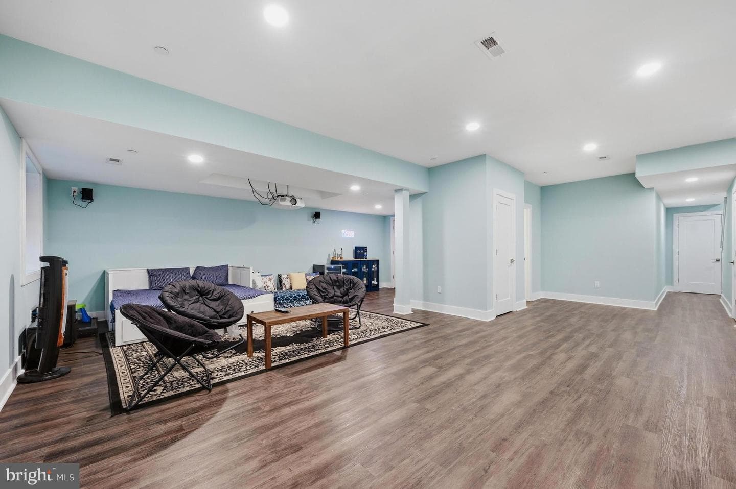 253 Iris Lane photo 35