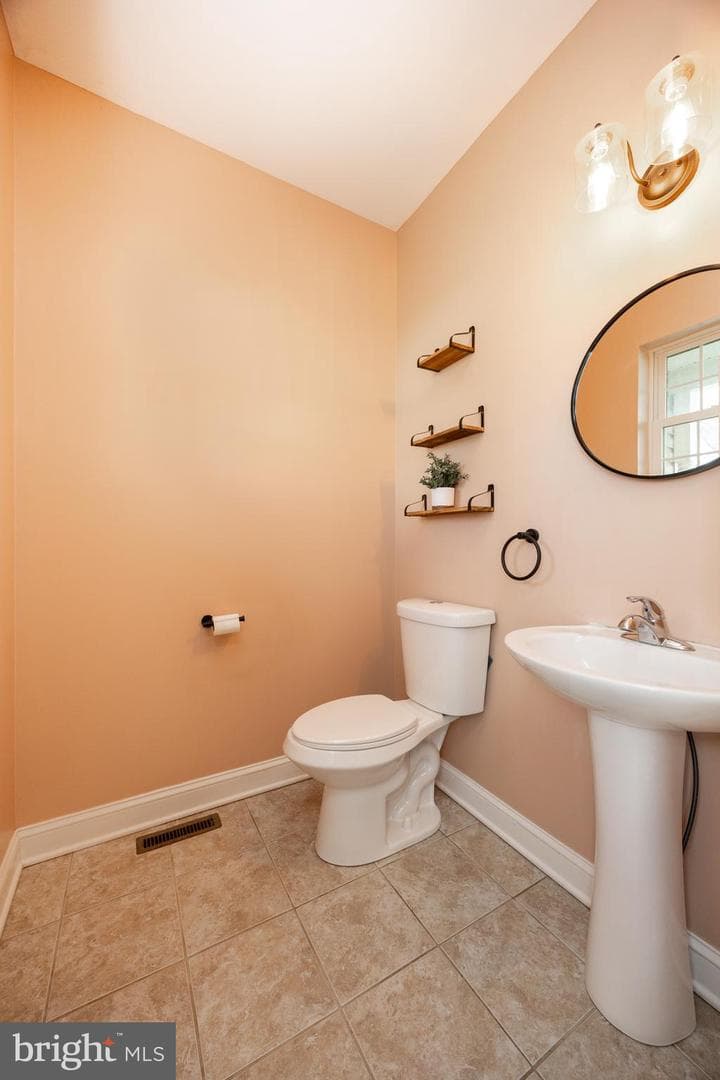 1 Winslow Drive photo 10