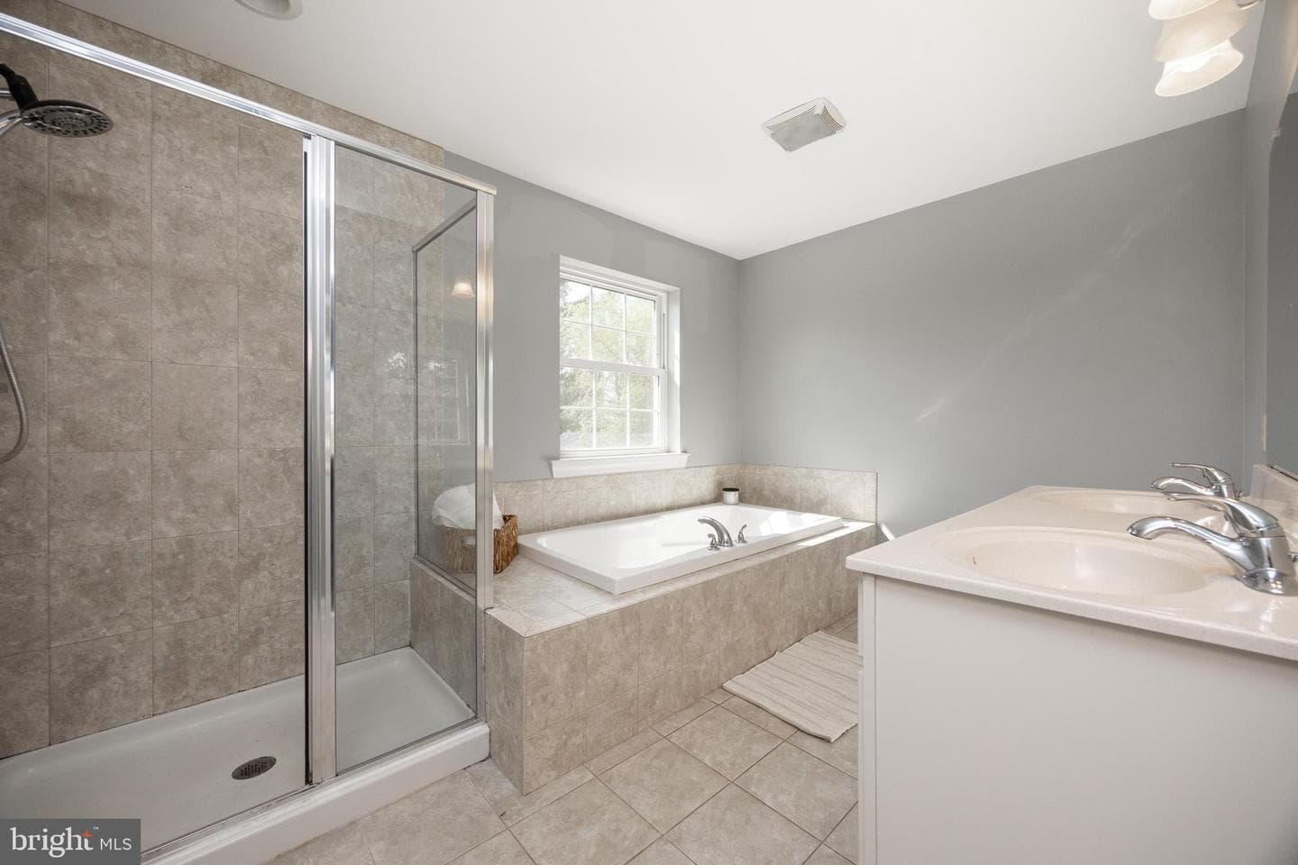 1 Winslow Drive photo 27
