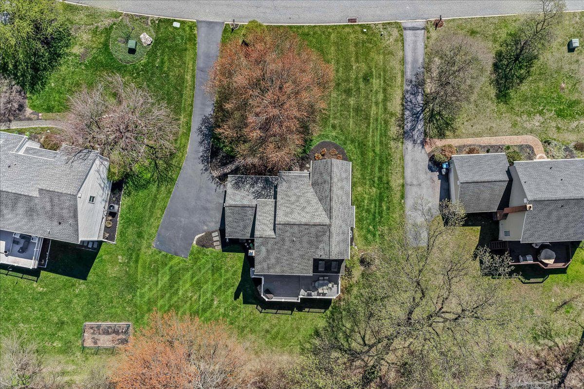 311 Bolton Lane photo 28