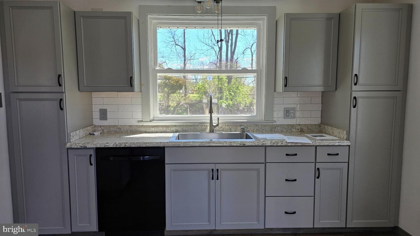 1233 New London Road photo 12