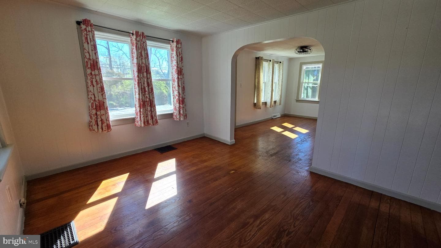 1233 New London Road photo 3