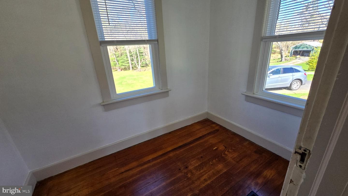 1233 New London Road photo 6