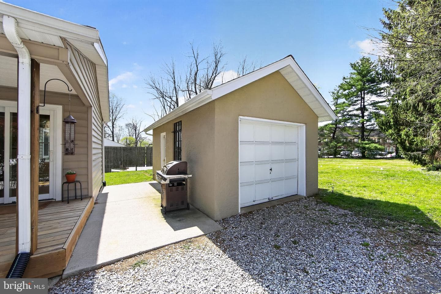 14 N Concord Road photo 22