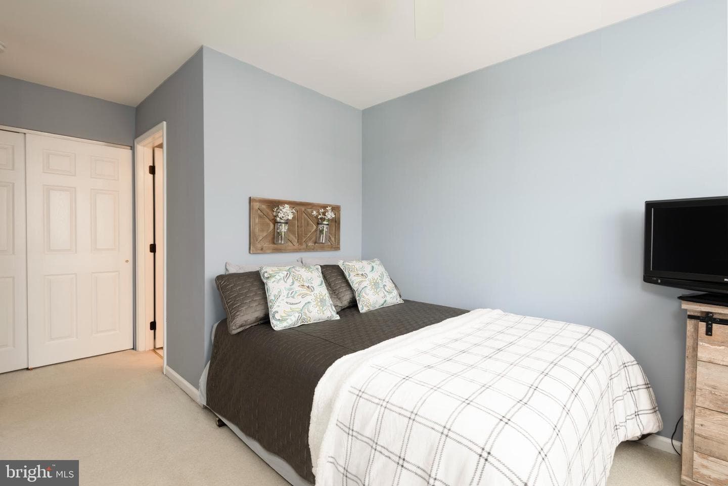 750 E Marshall Street #802 photo 17