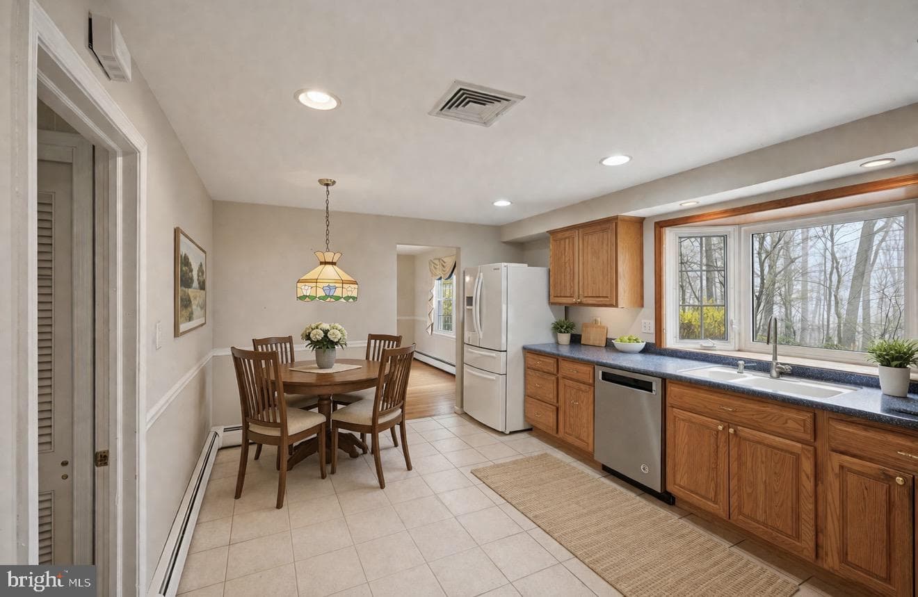 414 Longwood Drive photo 6