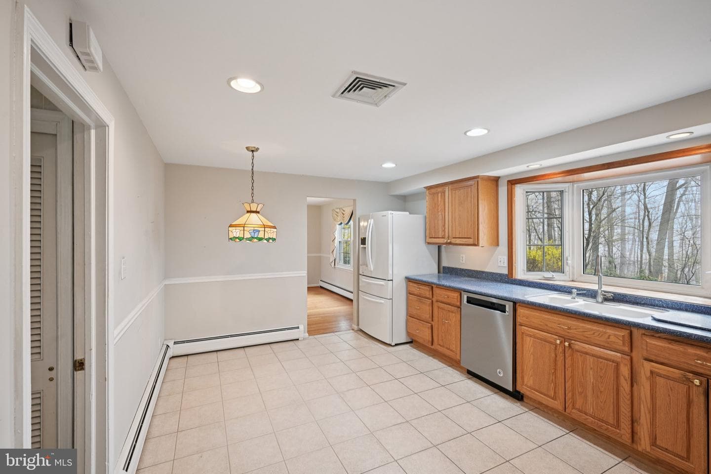 414 Longwood Drive photo 7