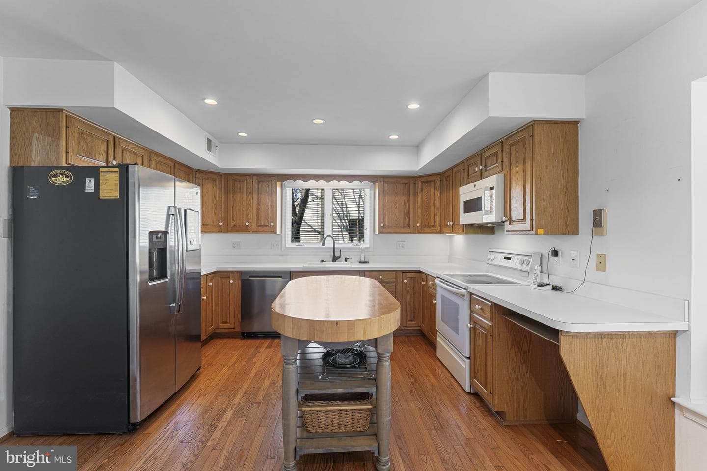 483 Eaton Way photo 10