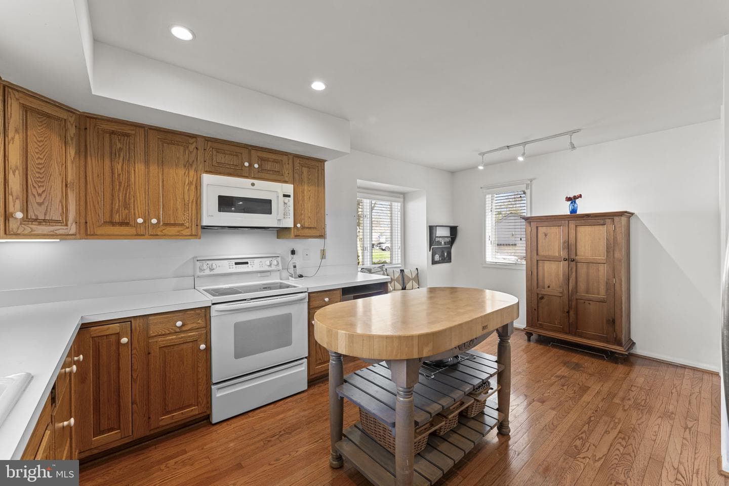 483 Eaton Way photo 14