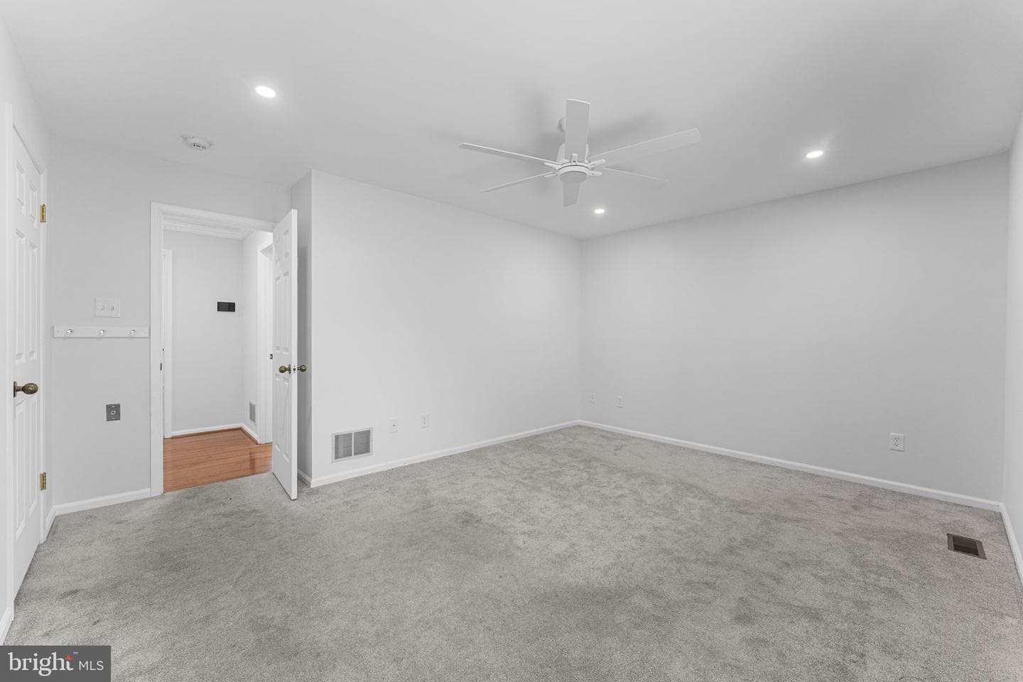 483 Eaton Way photo 19
