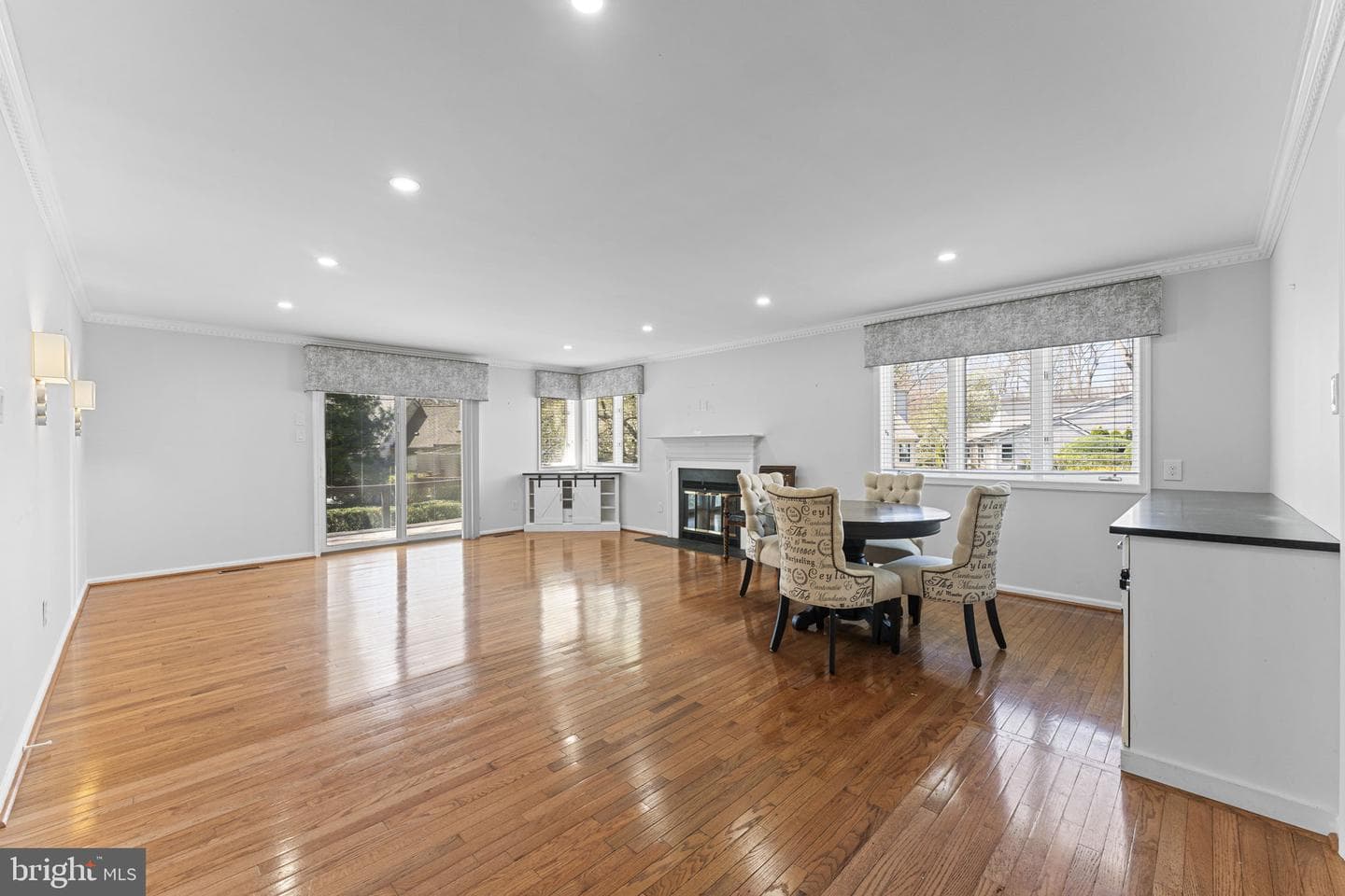 483 Eaton Way photo 7