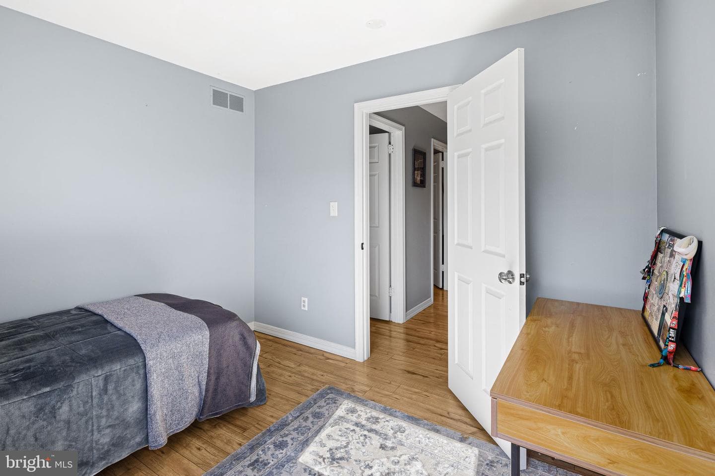464 Freemont Street photo 12