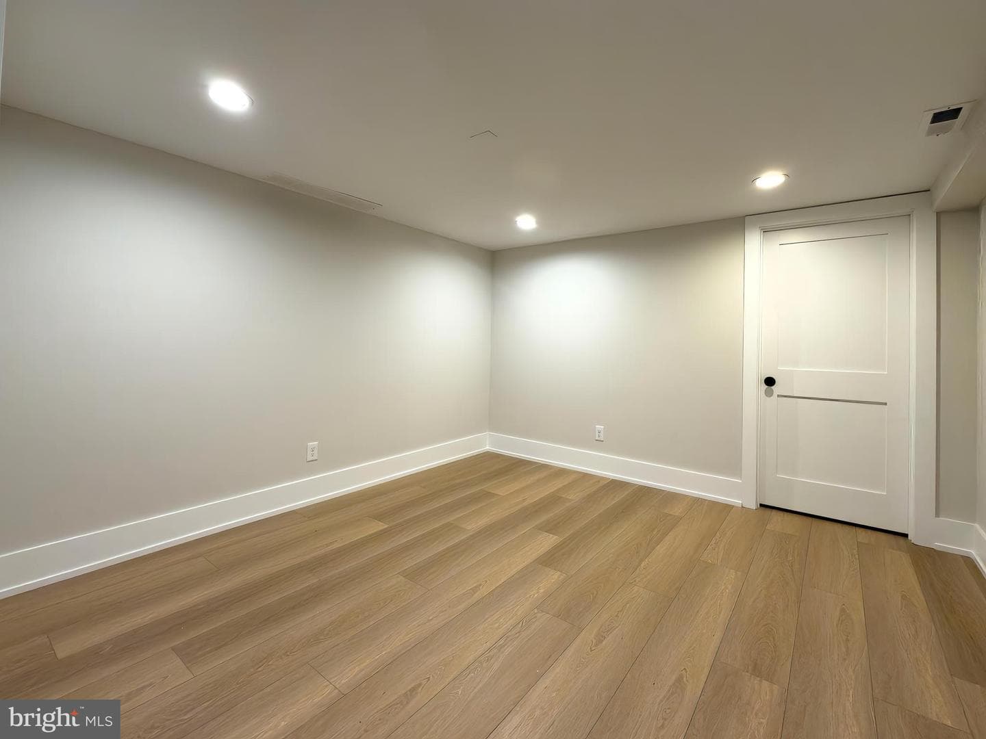 665 Valley View Lane photo 33