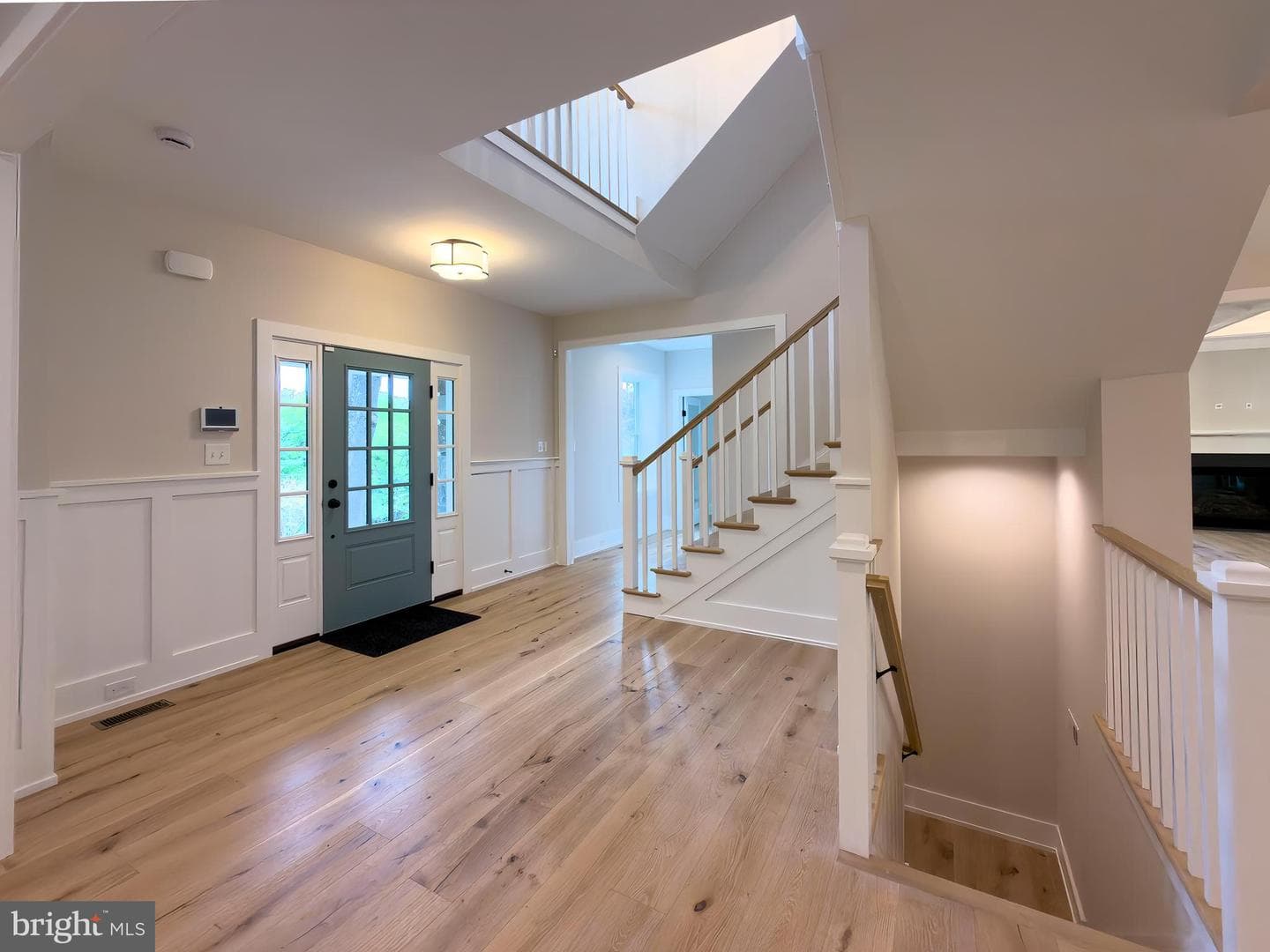665 Valley View Lane photo 4