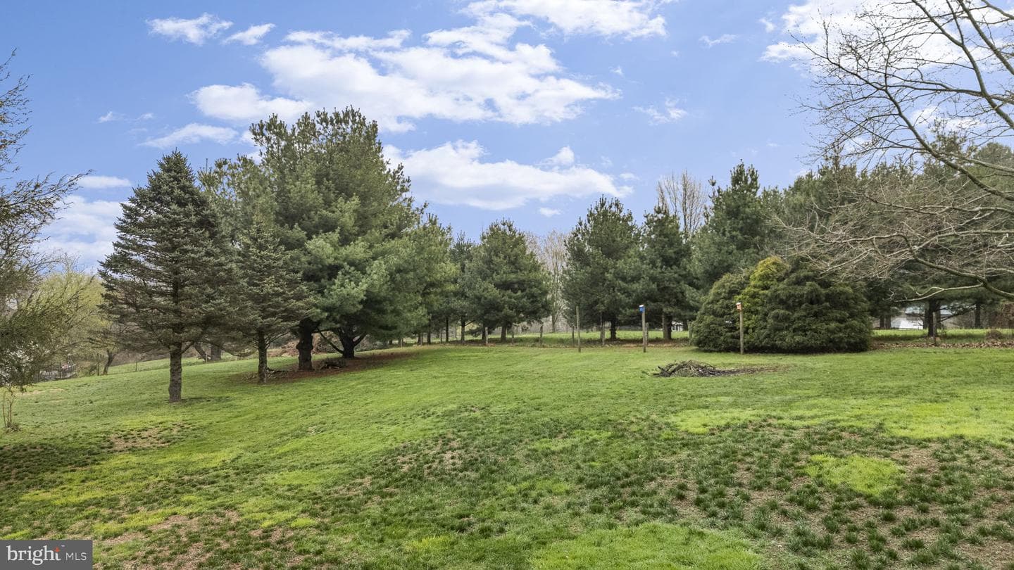 105 Bryans Way photo 42