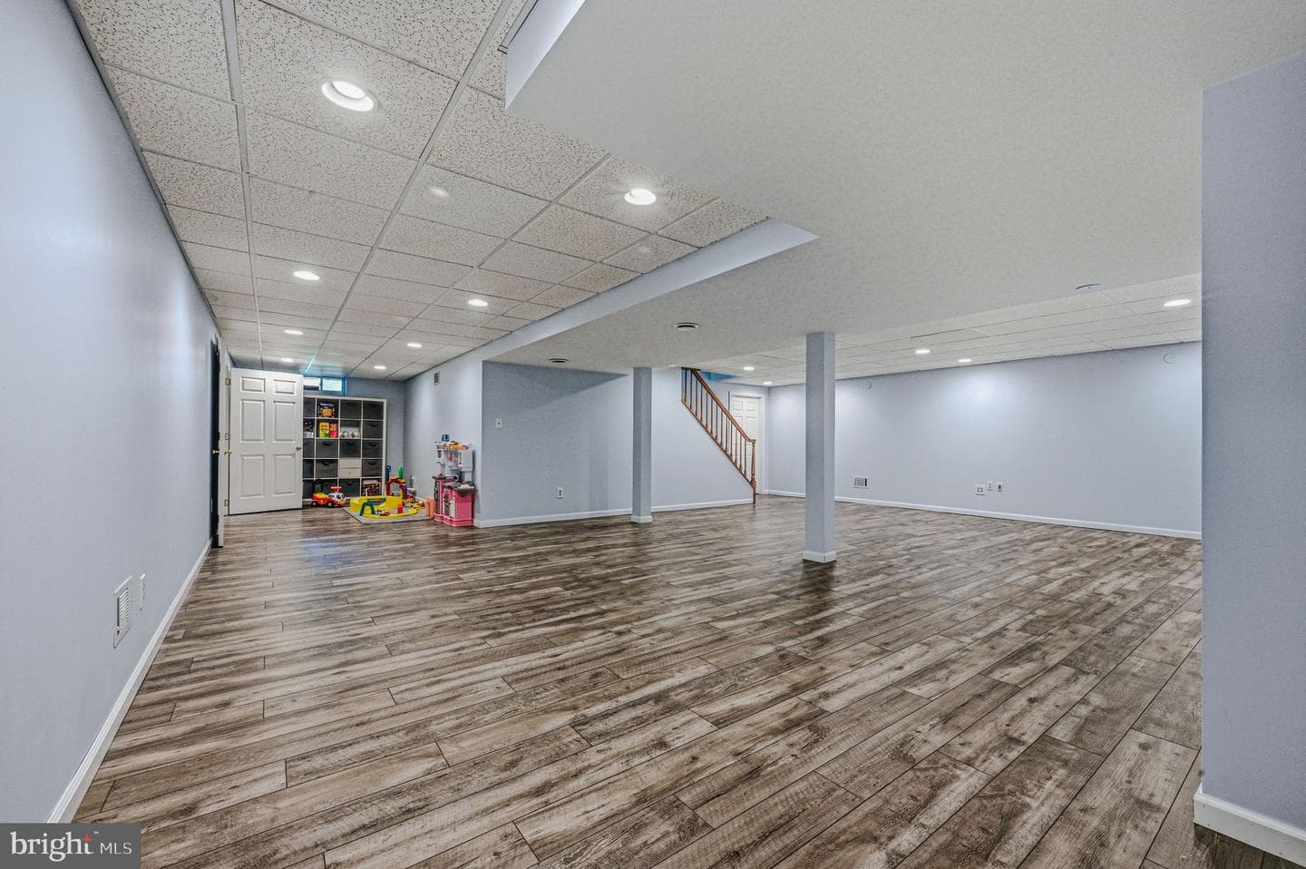 1045 Saint Georges Lane photo 41