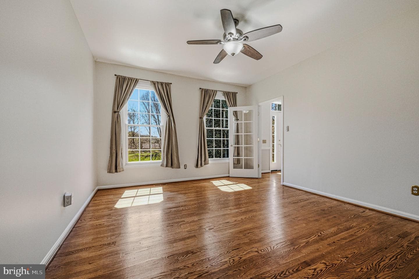 1045 Saint Georges Lane photo 6