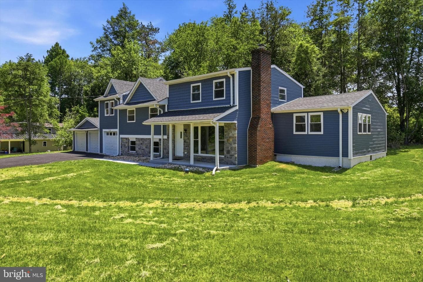 1376 College Hill Drive photo 4