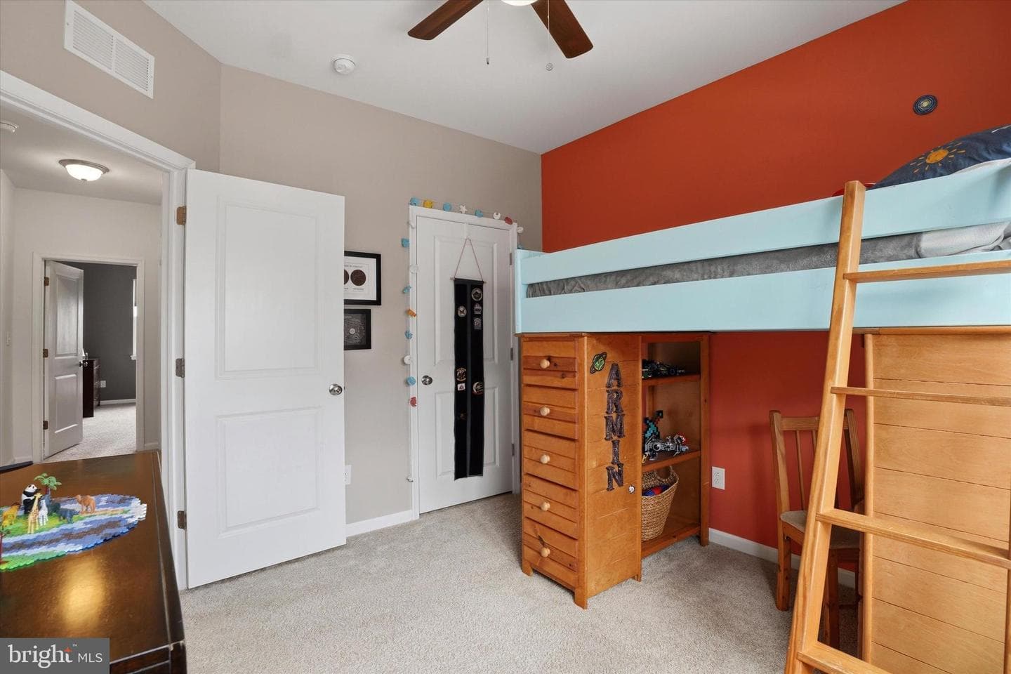 327 Dawson Place photo 18
