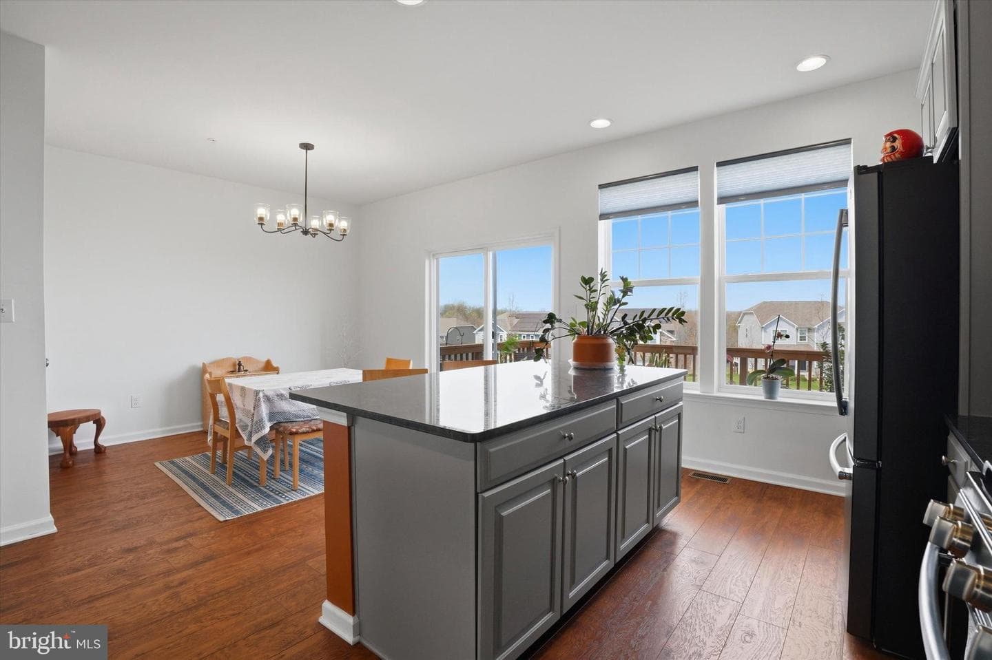 327 Dawson Place photo 6
