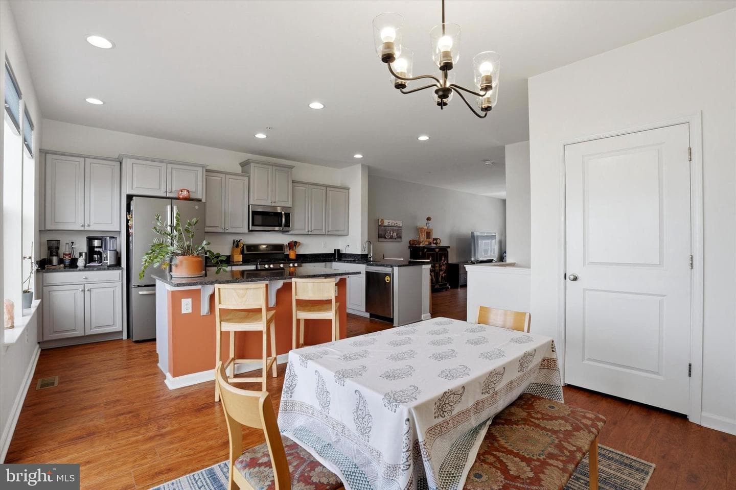 327 Dawson Place photo 7