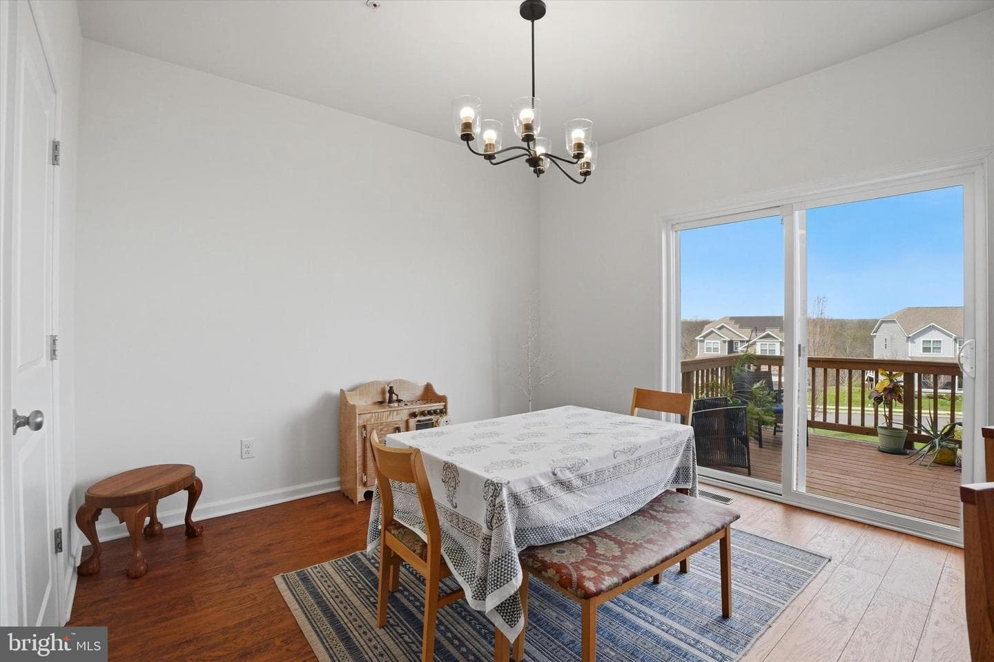 327 Dawson Place photo 8