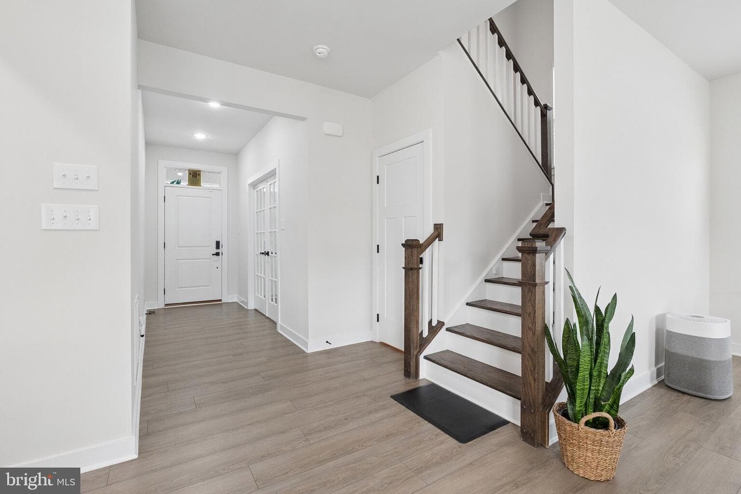 231 Sloan Drive photo 9