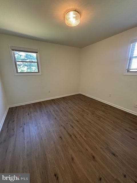 912 Greenwood Circle photo 6