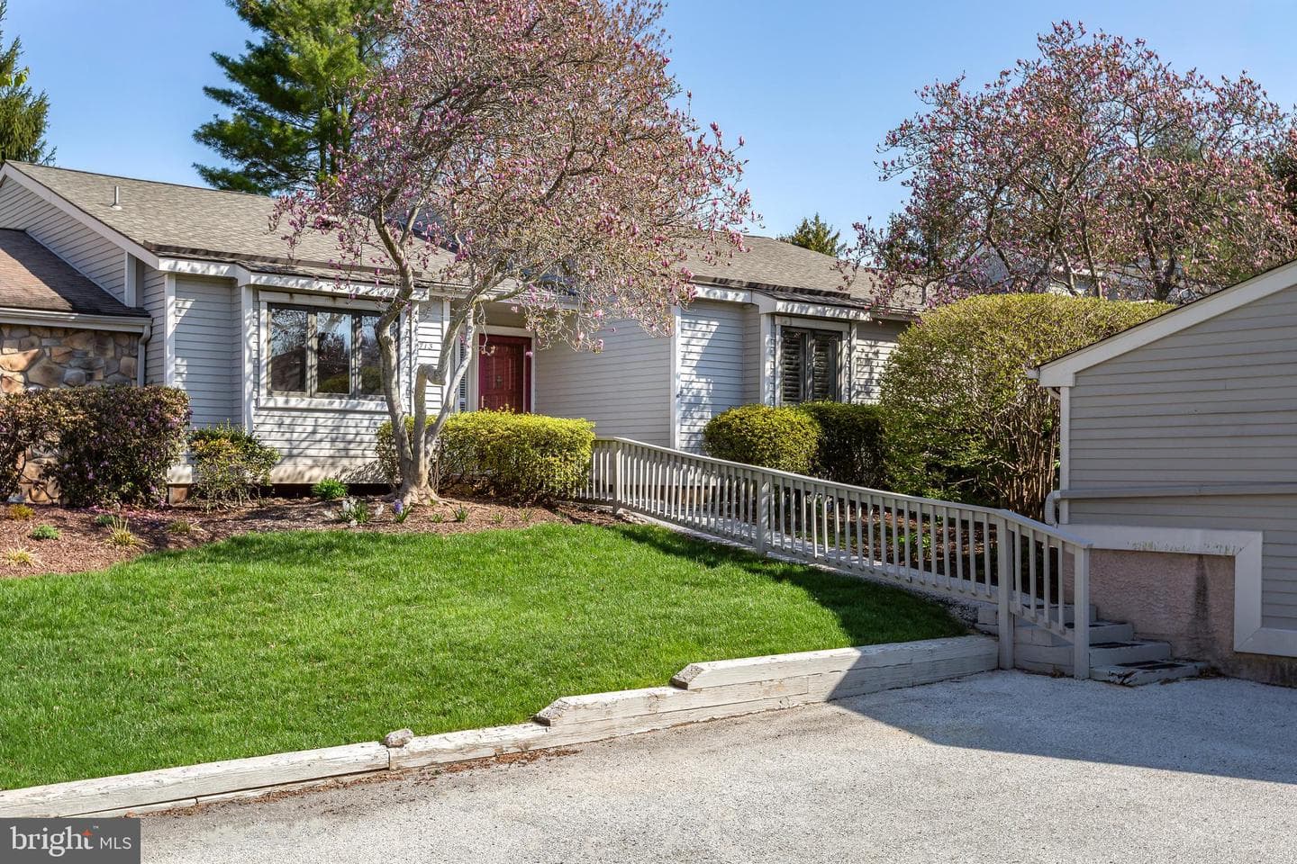 713 Inverness Drive photo 3