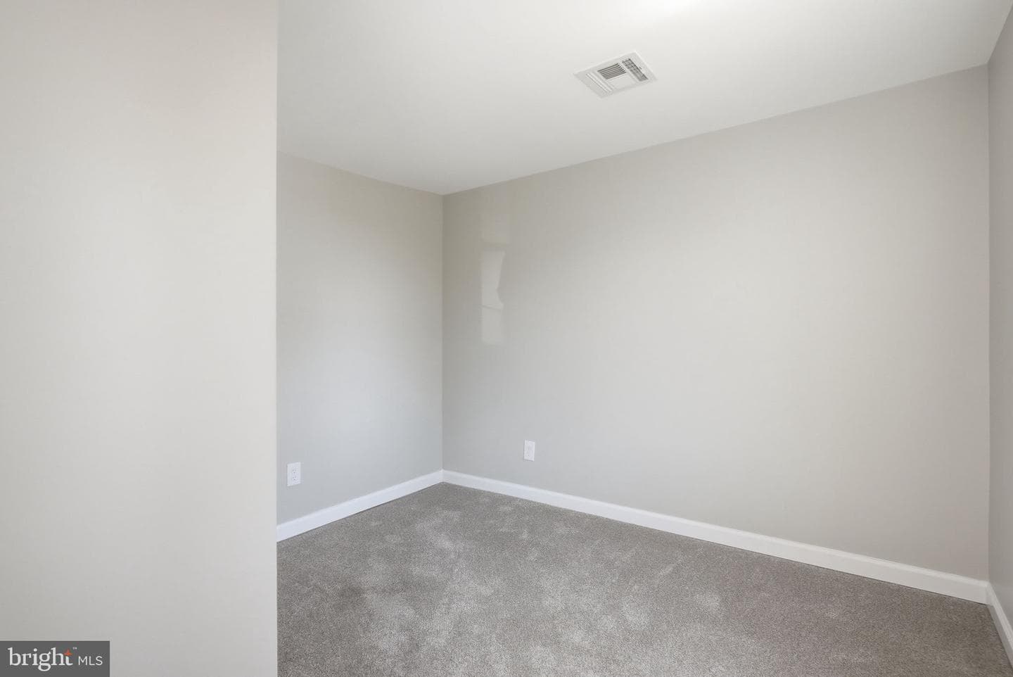 123 E Harmony Road photo 44