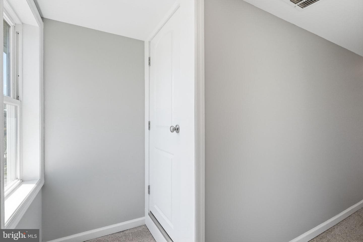 123 E Harmony Road photo 46