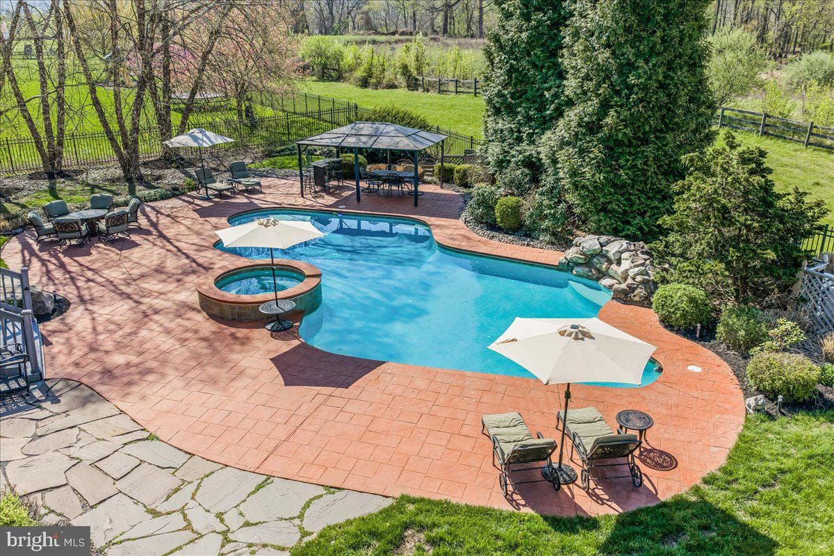 26 Saddlebrook Lane photo 78