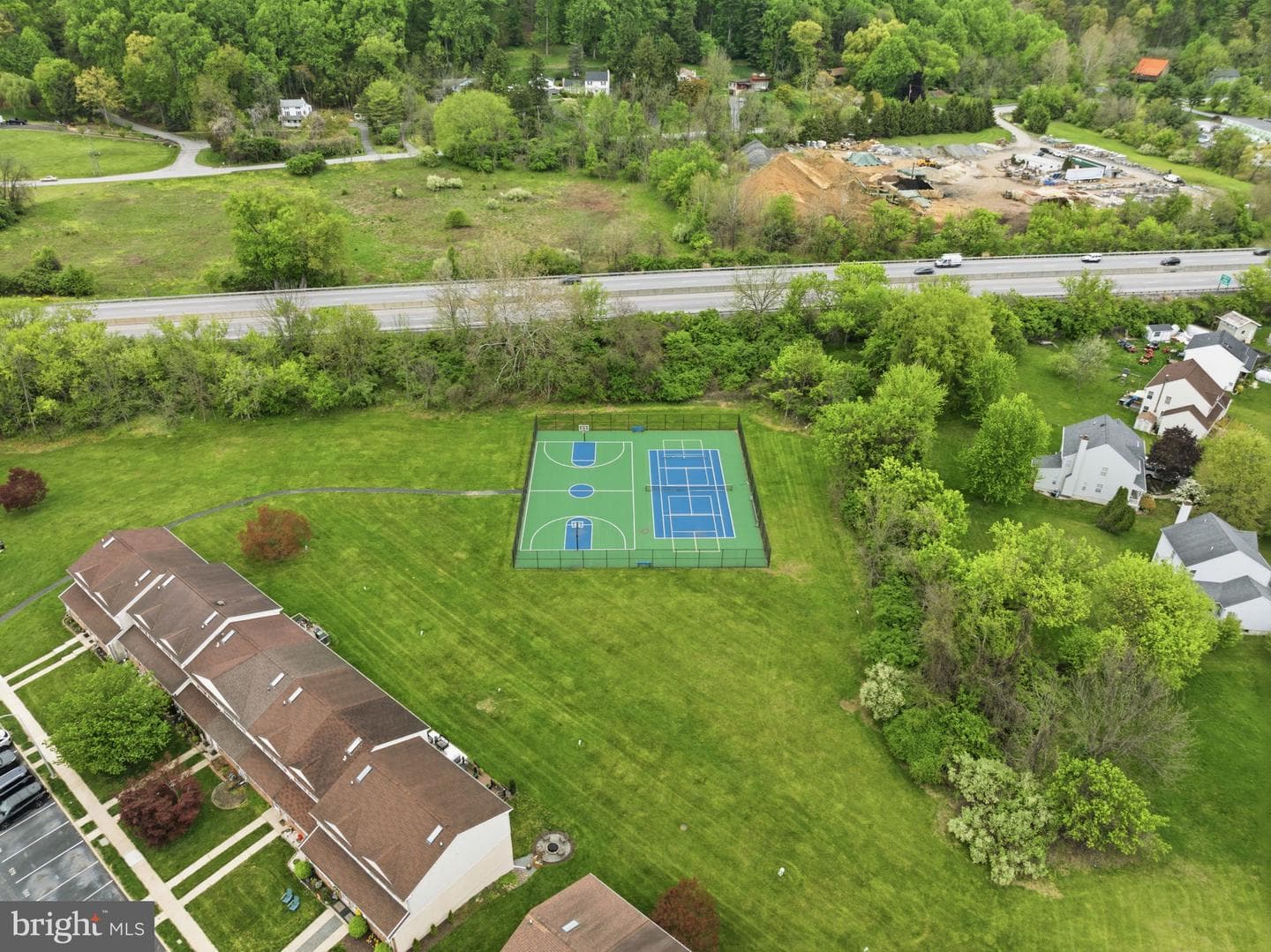 262 Carlyn Court photo 8