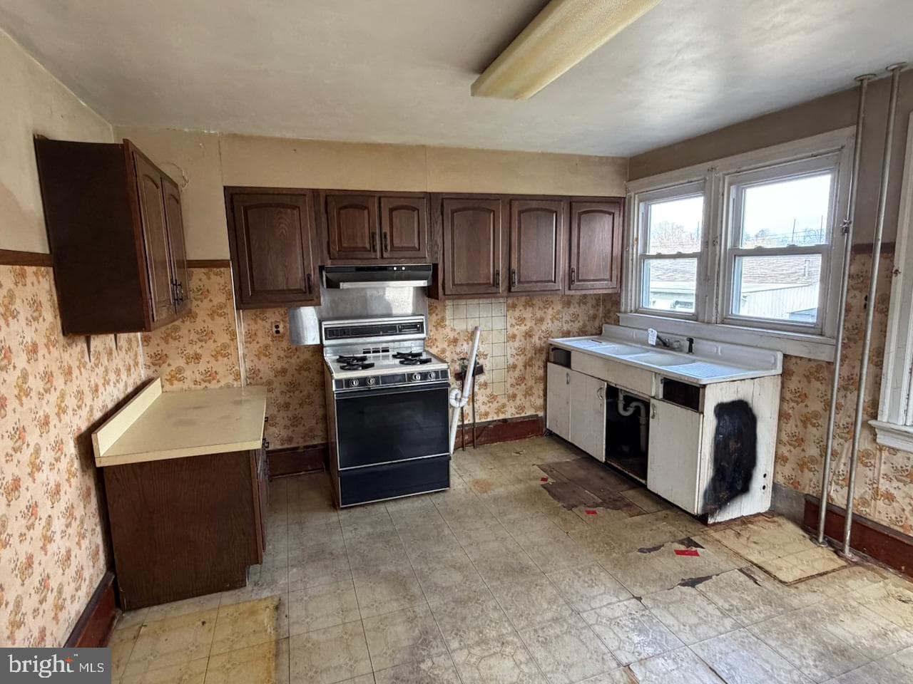 131 Bradford Avenue photo 6