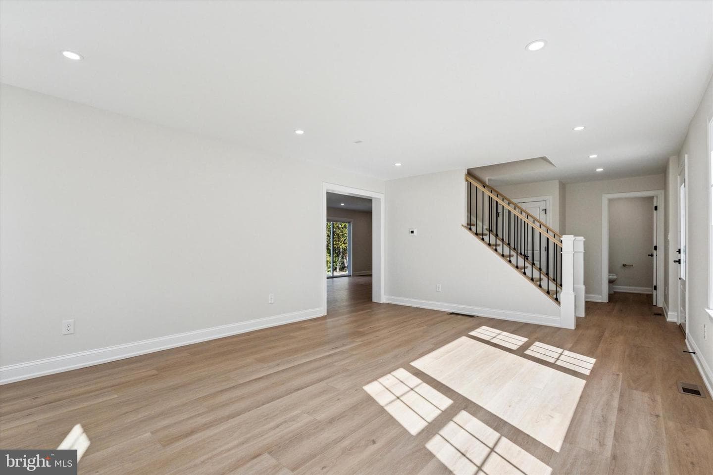 896 Conestoga Road photo 3