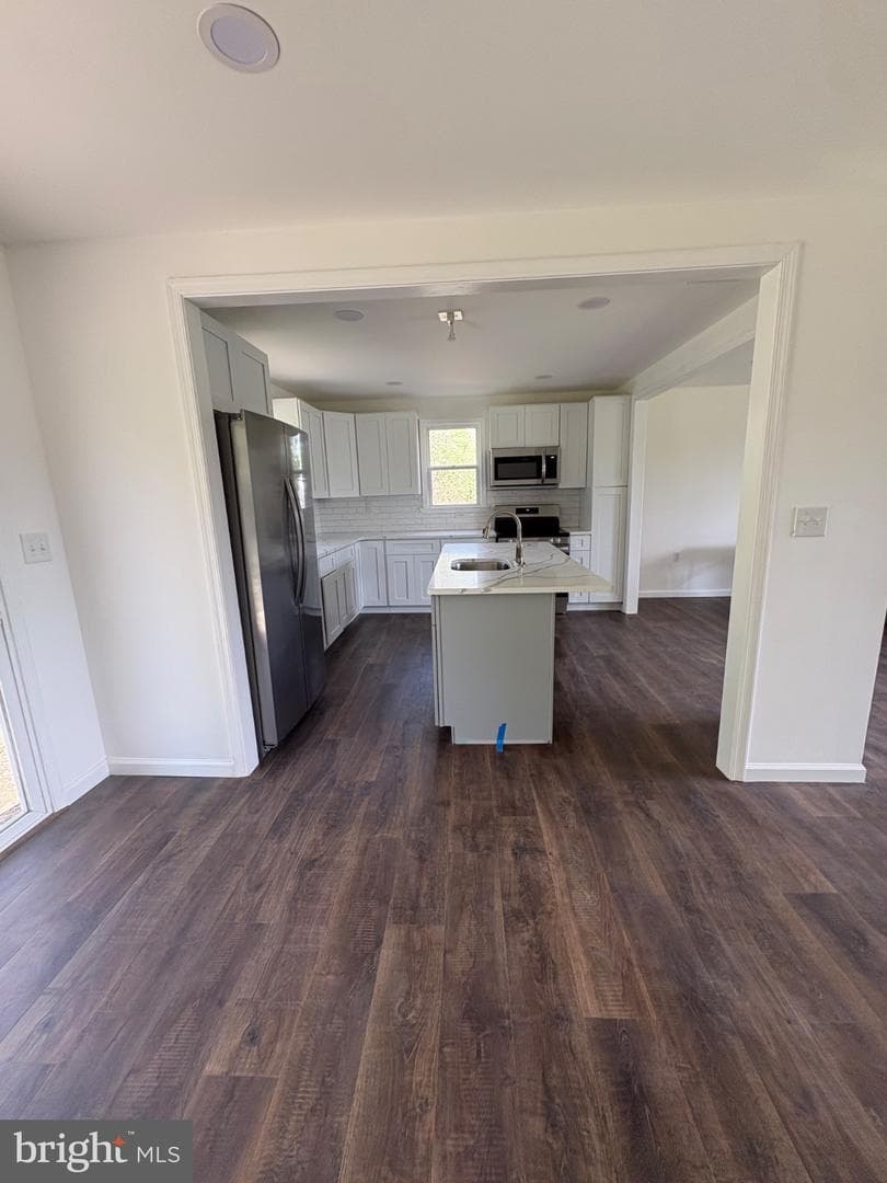 633 Coates Street photo 37