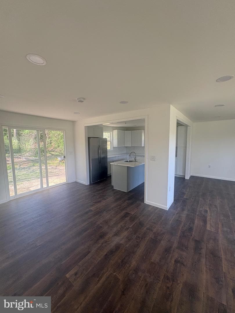 633 Coates Street photo 4