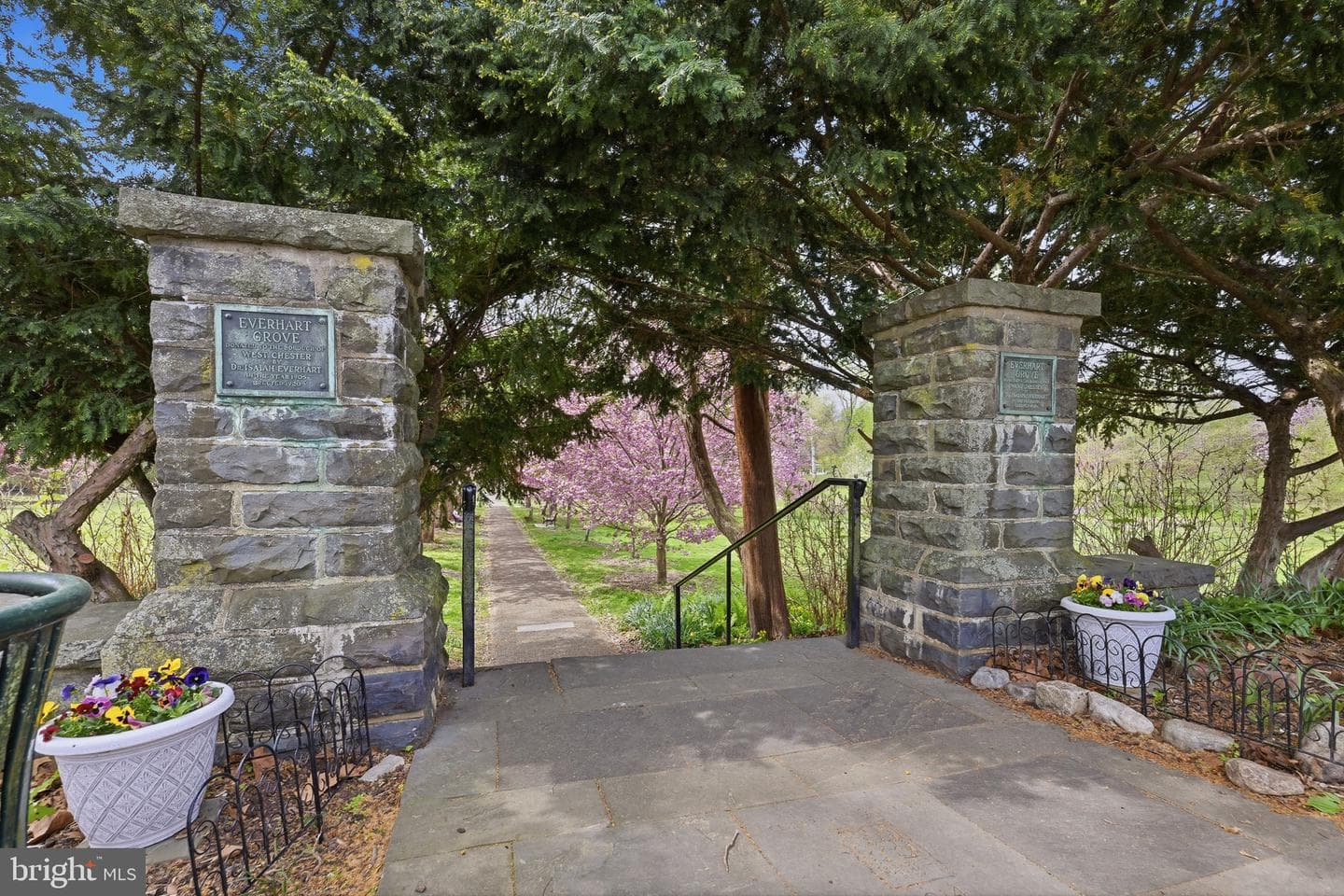 424 W Barnard Street photo 24