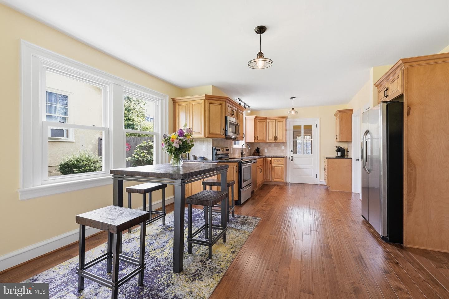 424 W Barnard Street photo 5