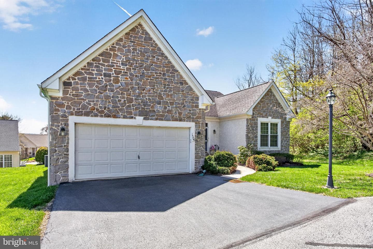 1504 Iron Horse Court photo 2