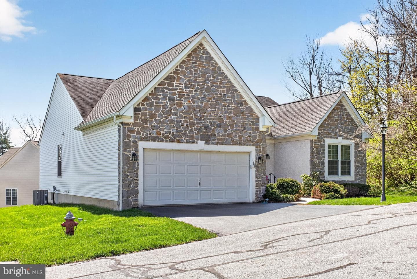 1504 Iron Horse Court photo 4
