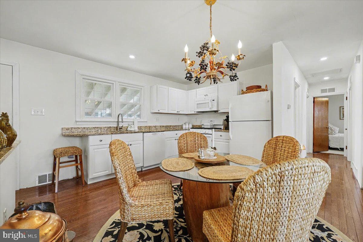 1204 Madison Avenue photo 10