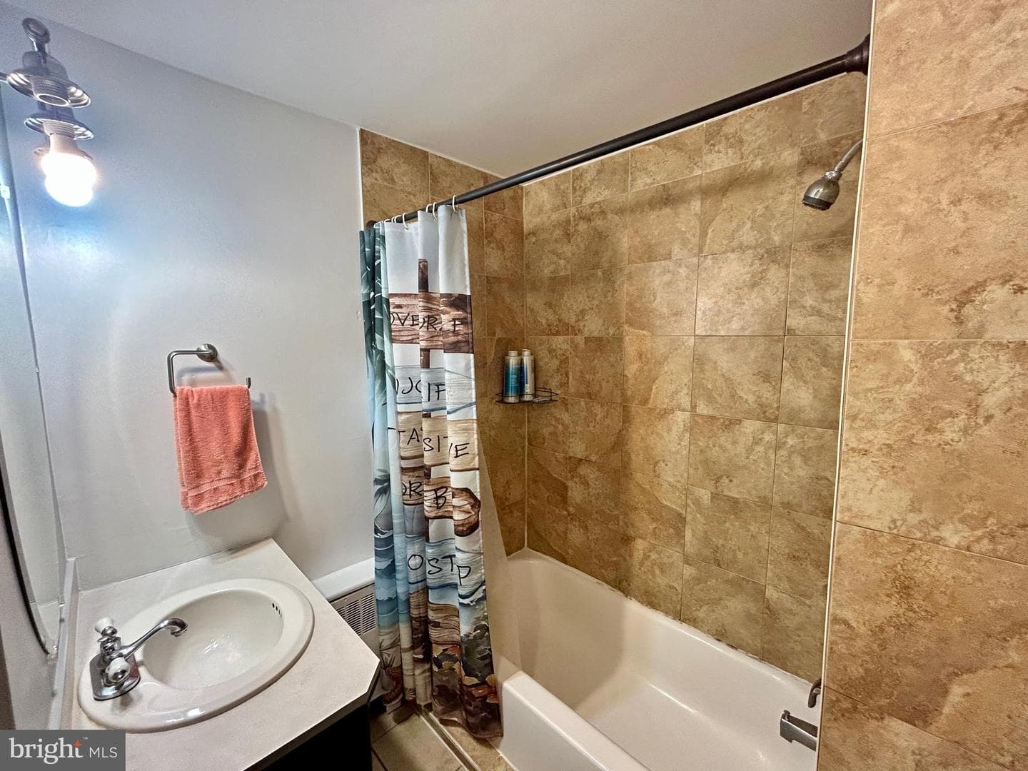 898 Woodlawn Avenue photo 10
