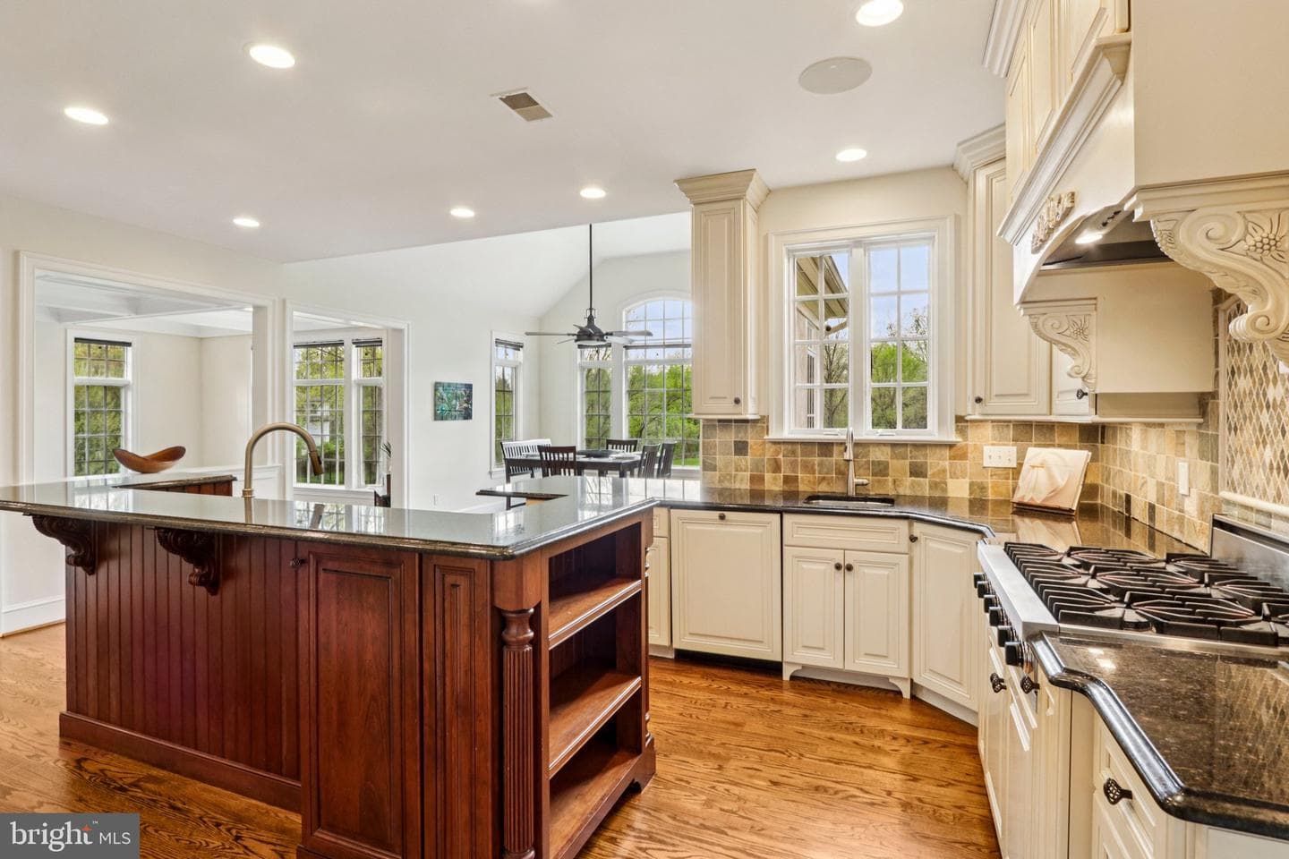 486 Church Road photo 24