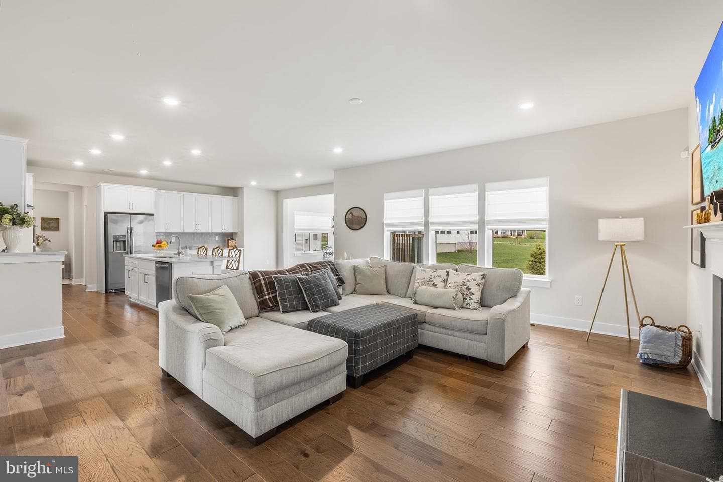423 Emerald Court photo 4