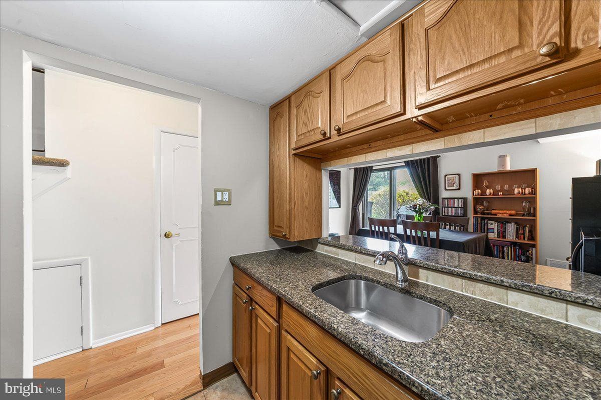 605 Valley Drive #605 photo 12