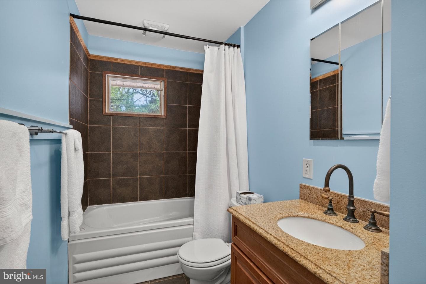 1119 Carolina photo 27