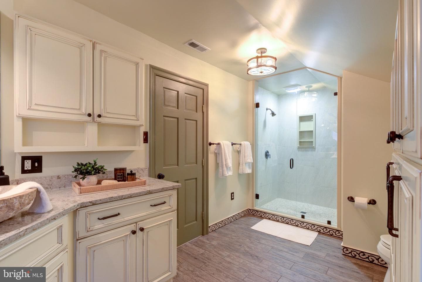 1324 College Hill Drive photo 46